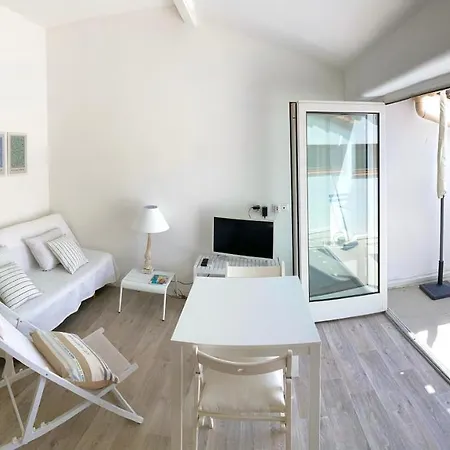 La Petite Maison Bleue